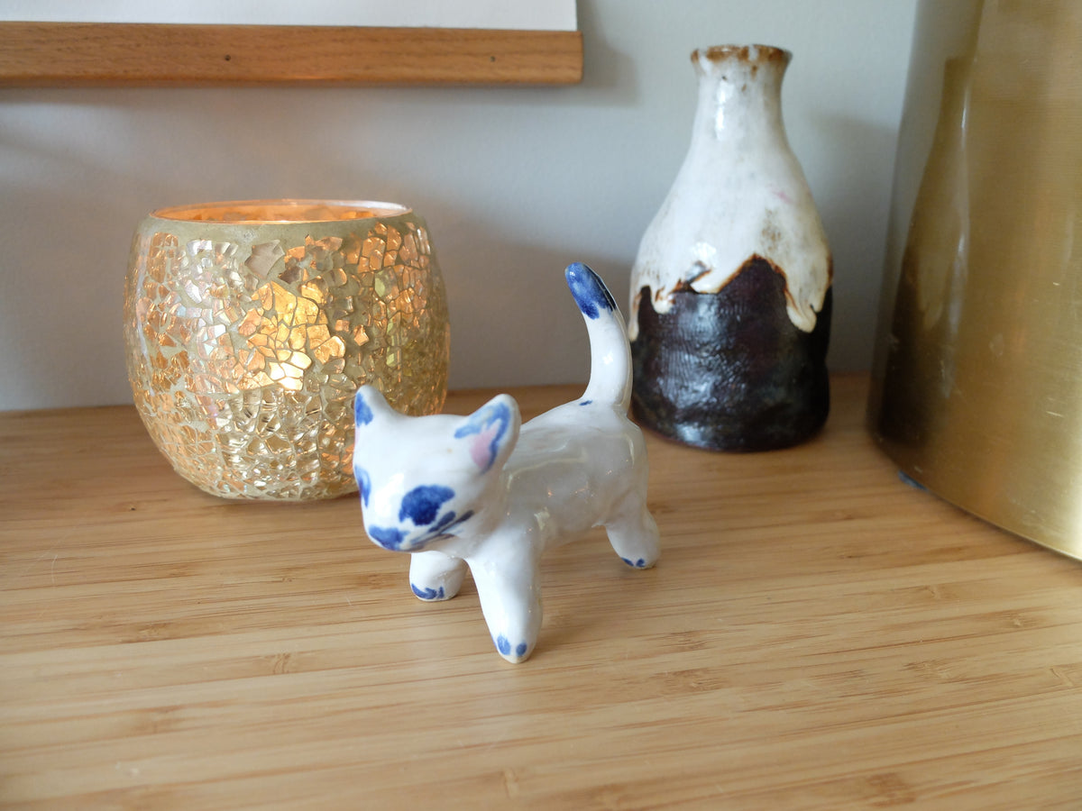 The Curious White Cat (#20) – Handcrafted Ceramic Animal Figurine